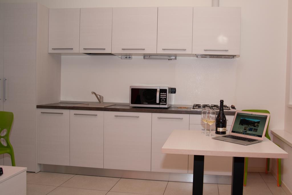 Residence Cafelicita - Promotion - Apartments Lake View - Infinity Pool - Jacuzzi 그라베도나 객실 사진