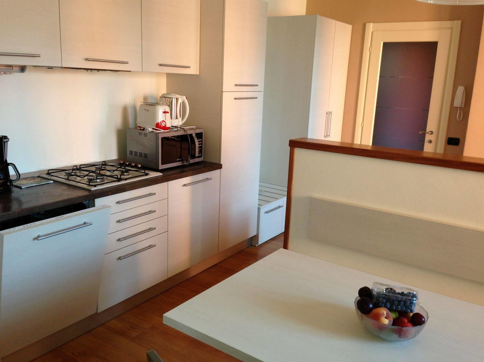 Residence Cafelicita - Promotion - Apartments Lake View - Infinity Pool - Jacuzzi 그라베도나 외부 사진